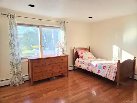2585 Farsund Drive Yorktown Heights NY 10598