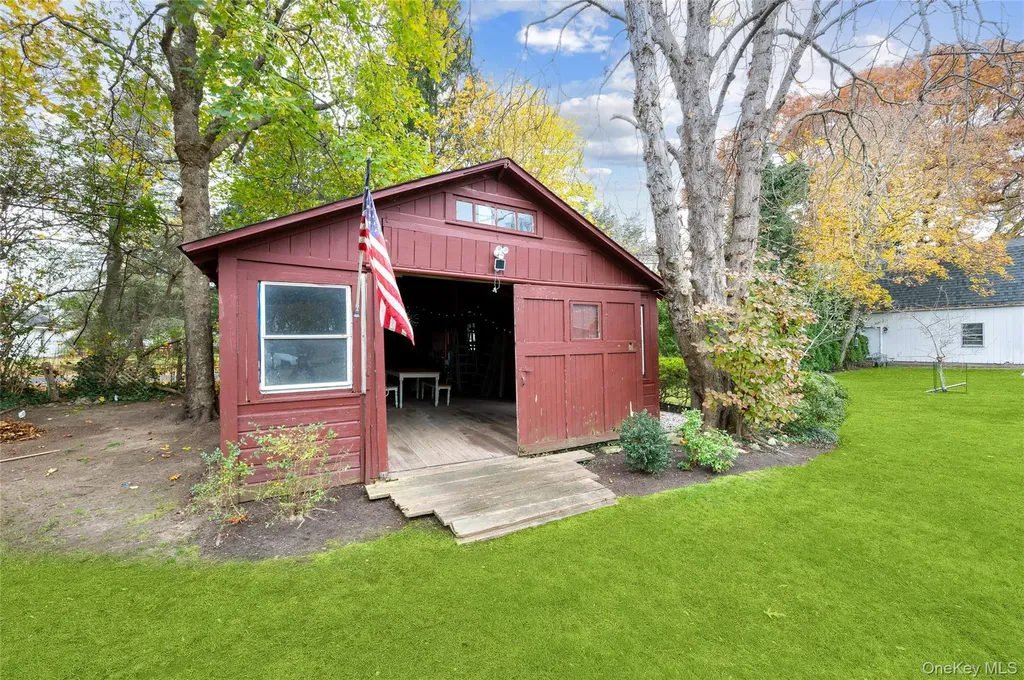59 Lockitt Drive Riverhead NY 11901
