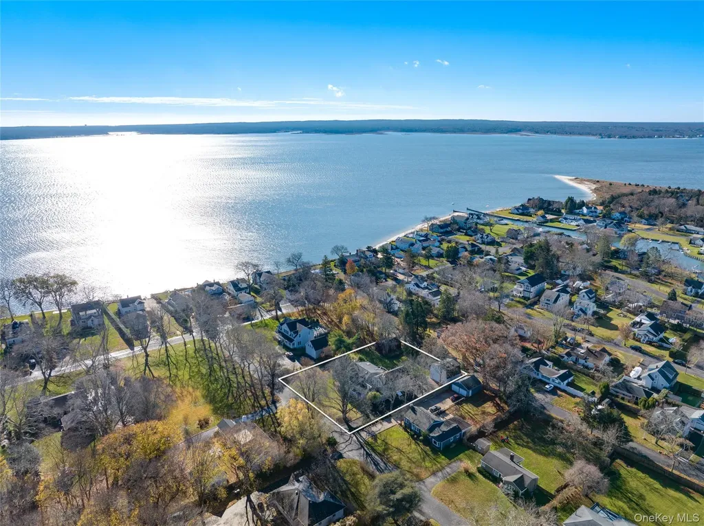 59 Lockitt Drive Riverhead NY 11901