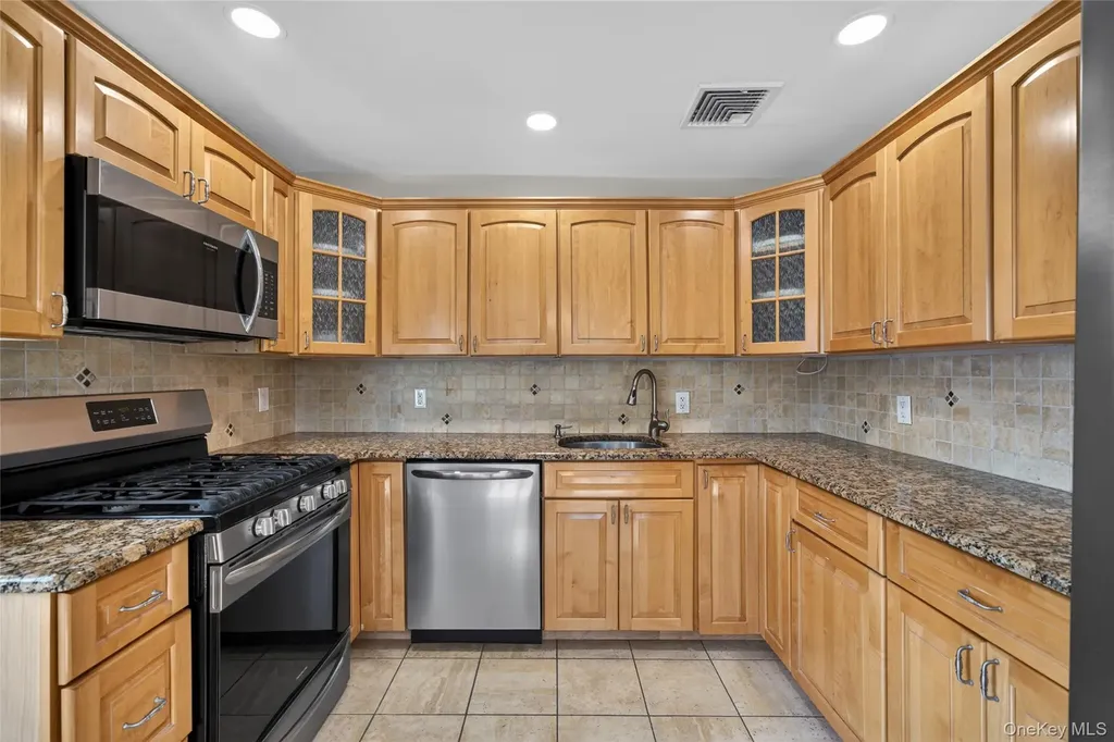 127 Bogert Avenue Pearl River NY 10965