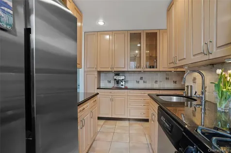 101 Old Mamaroneck Road White Plains NY 10605