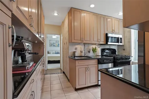 101 Old Mamaroneck Road White Plains NY 10605