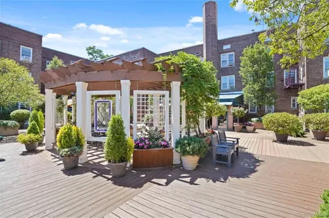 101 Old Mamaroneck Road White Plains NY 10605