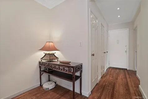 101 Old Mamaroneck Road White Plains NY 10605