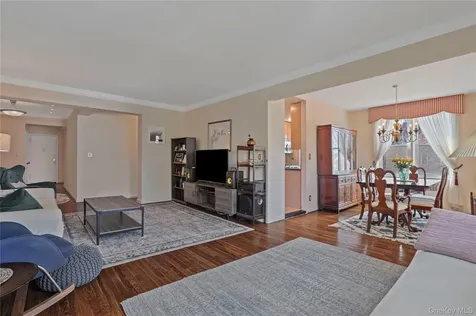 101 Old Mamaroneck Road White Plains NY 10605