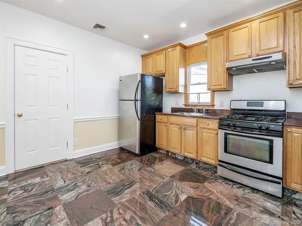 26 Summit Avenue Sea Cliff NY 11579