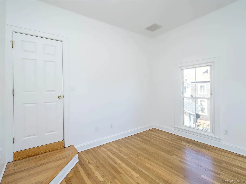 26 Summit Avenue Sea Cliff NY 11579
