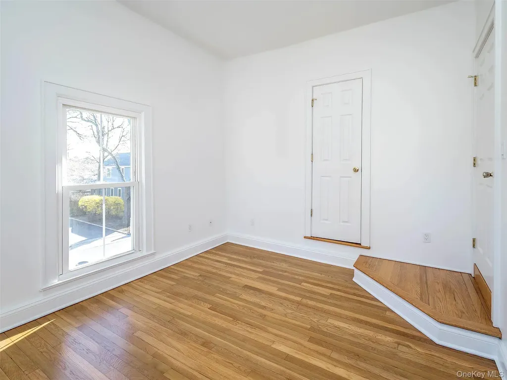 26 Summit Avenue Sea Cliff NY 11579