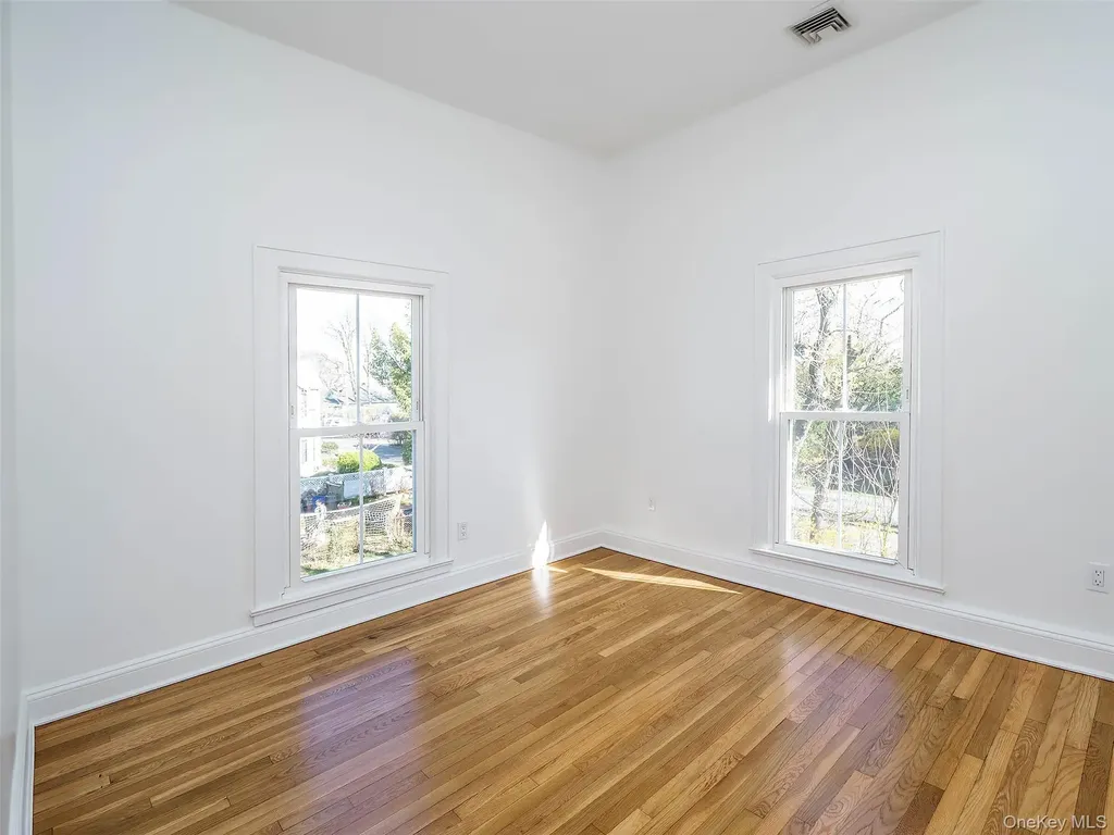 26 Summit Avenue Sea Cliff NY 11579