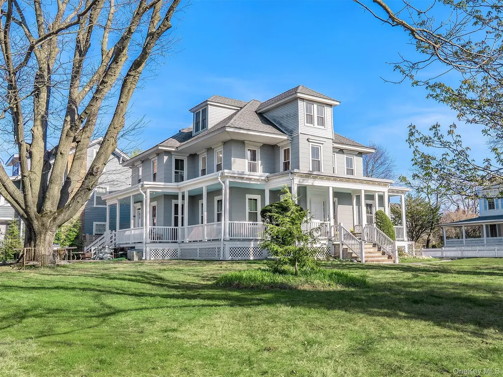 26 Summit Avenue Sea Cliff NY 11579