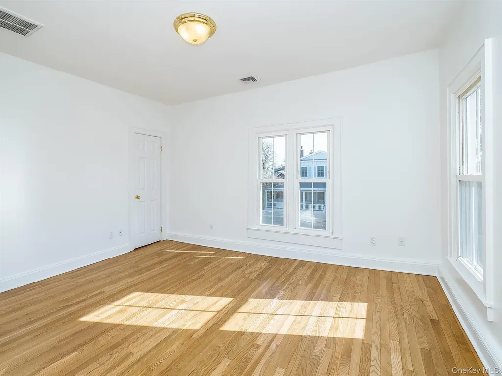 26 Summit Avenue Sea Cliff NY 11579