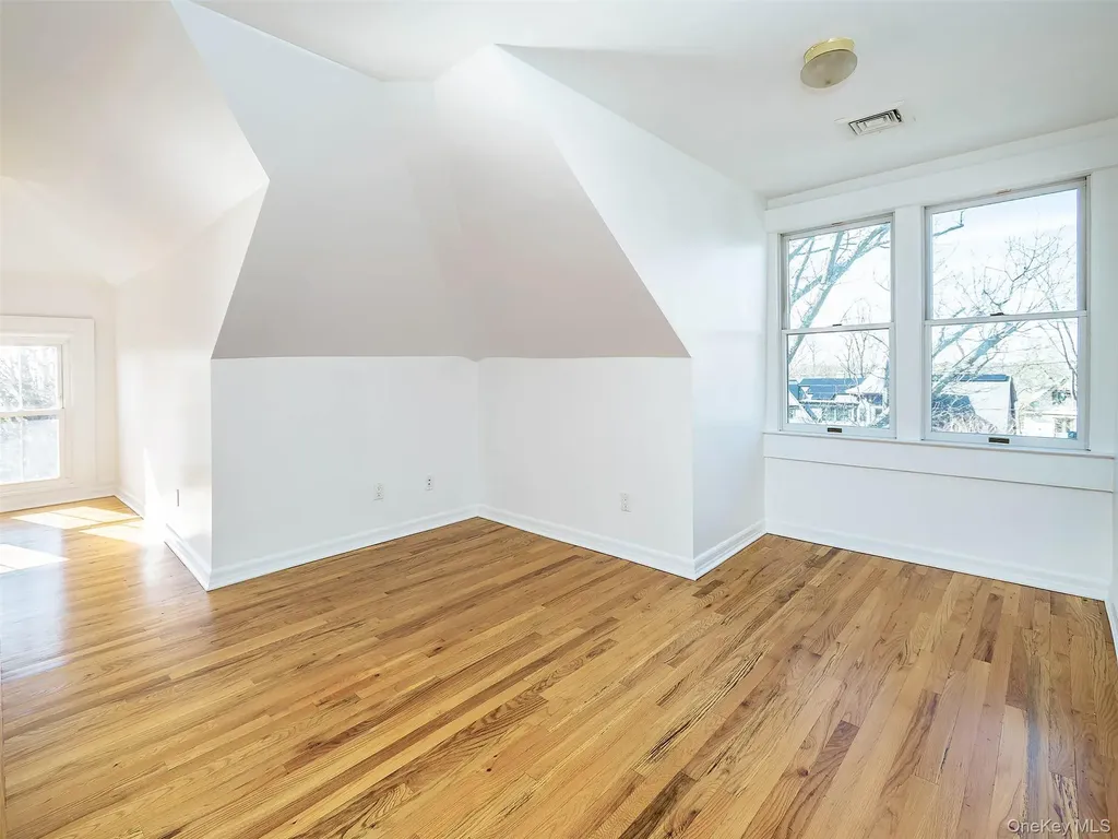 26 Summit Avenue Sea Cliff NY 11579
