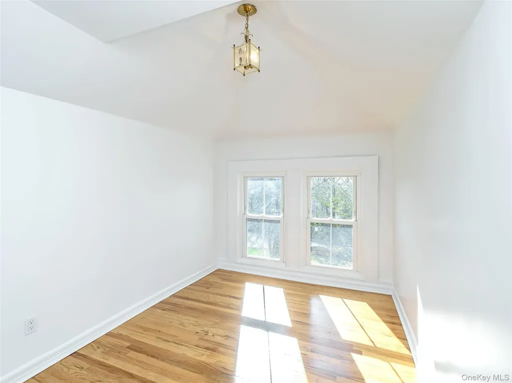 26 Summit Avenue Sea Cliff NY 11579