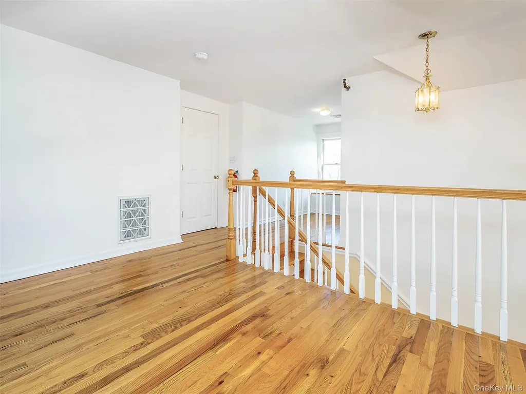 26 Summit Avenue Sea Cliff NY 11579
