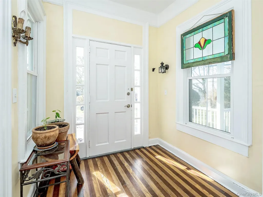 26 Summit Avenue Sea Cliff NY 11579