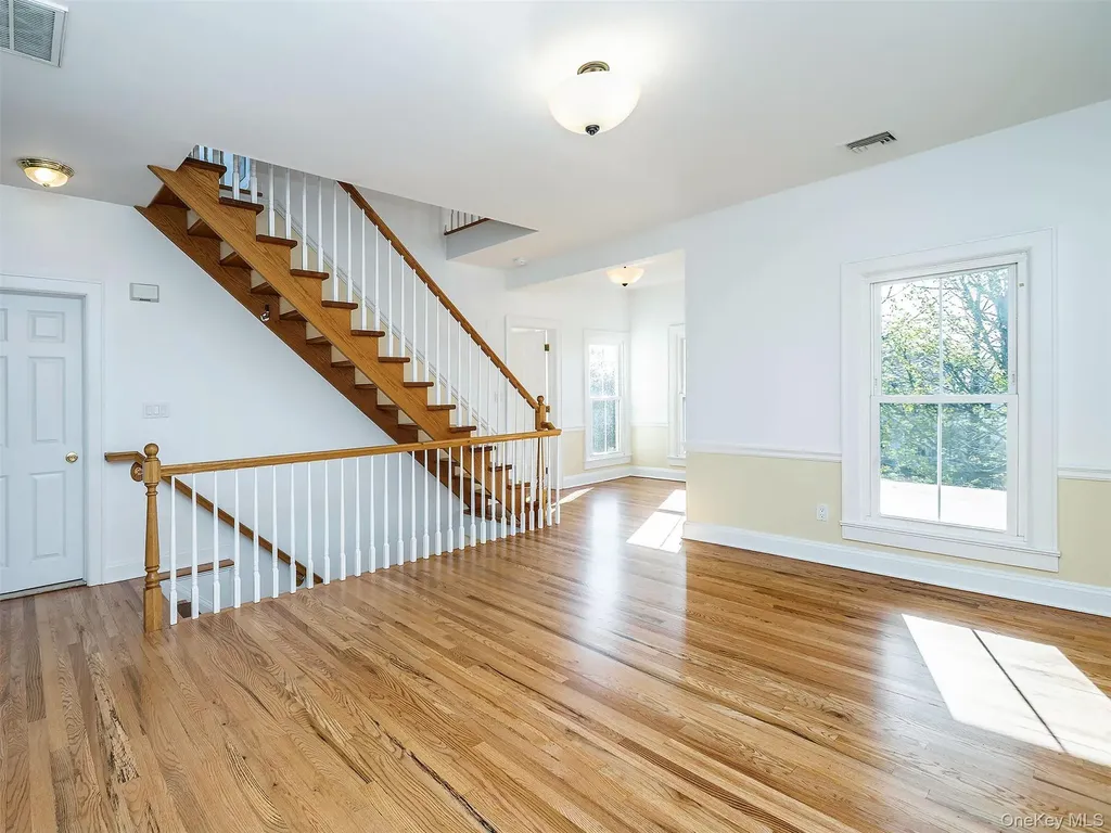 26 Summit Avenue Sea Cliff NY 11579
