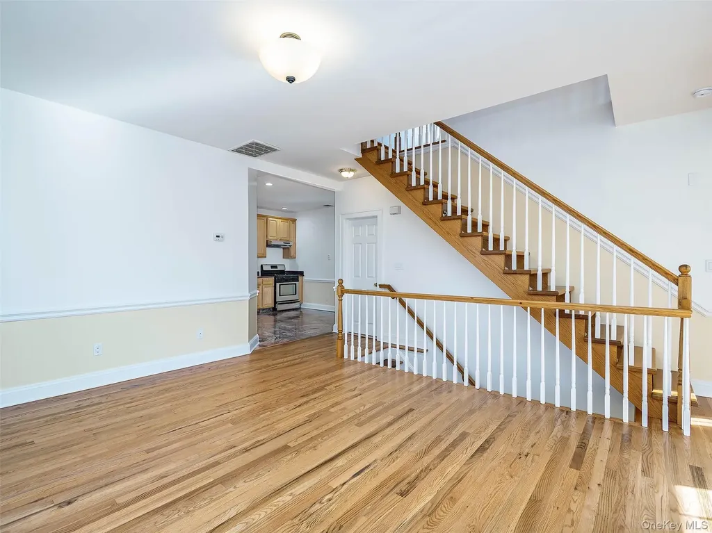 26 Summit Avenue Sea Cliff NY 11579