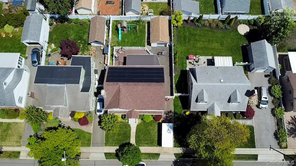 233 Collins Avenue Williston Park NY 11596