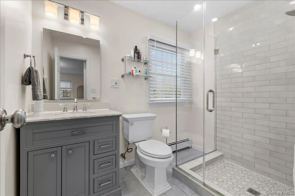 8 Heritage Court Cold Spring Harbor NY 11724