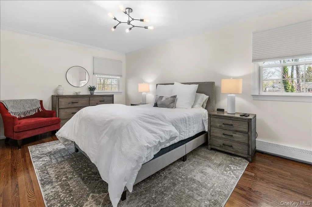 8 Heritage Court Cold Spring Harbor NY 11724