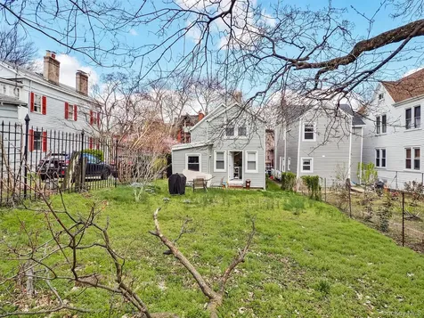 86 Harrison Street Staten Island NY 10304