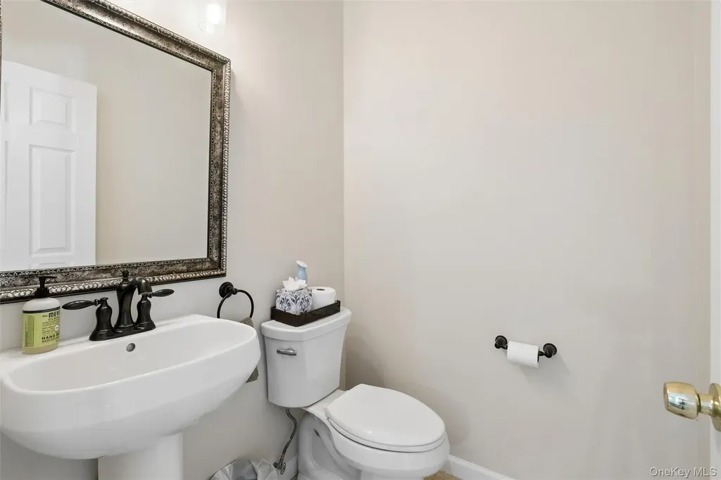 161 Brattle Circle Melville NY 11747