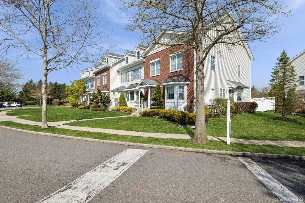 161 Brattle Circle Melville NY 11747