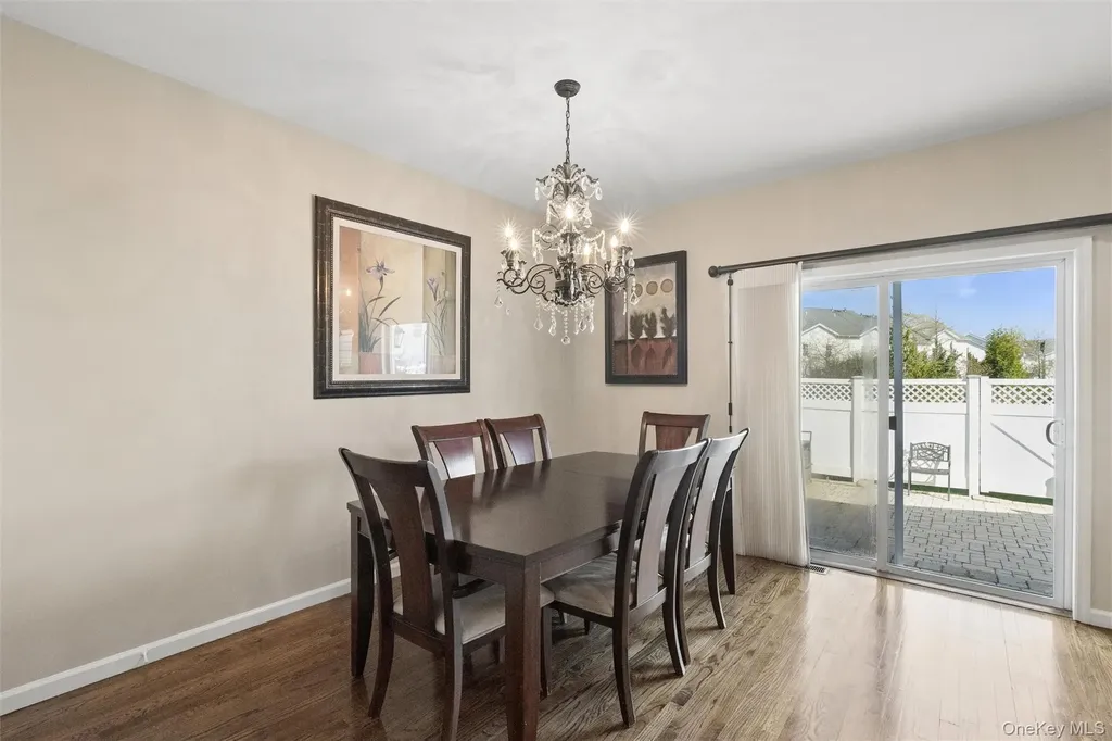 161 Brattle Circle Melville NY 11747