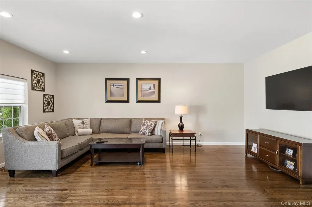 161 Brattle Circle Melville NY 11747