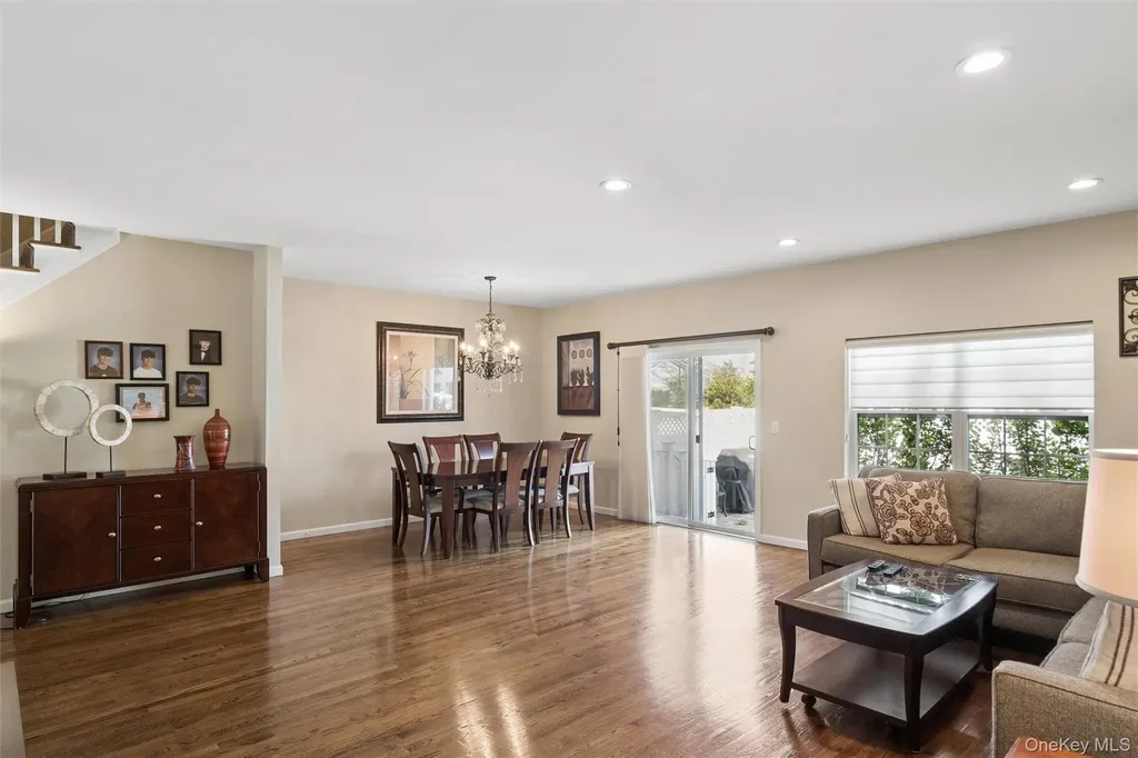 161 Brattle Circle Melville NY 11747
