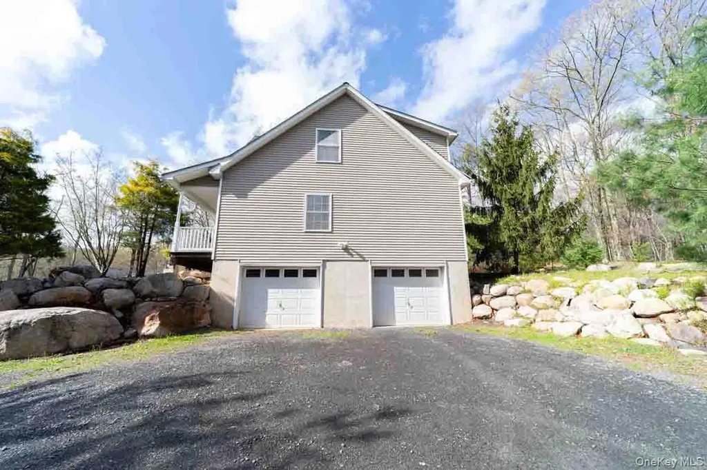 6 Stonybrook Road Pine Bush NY 12566