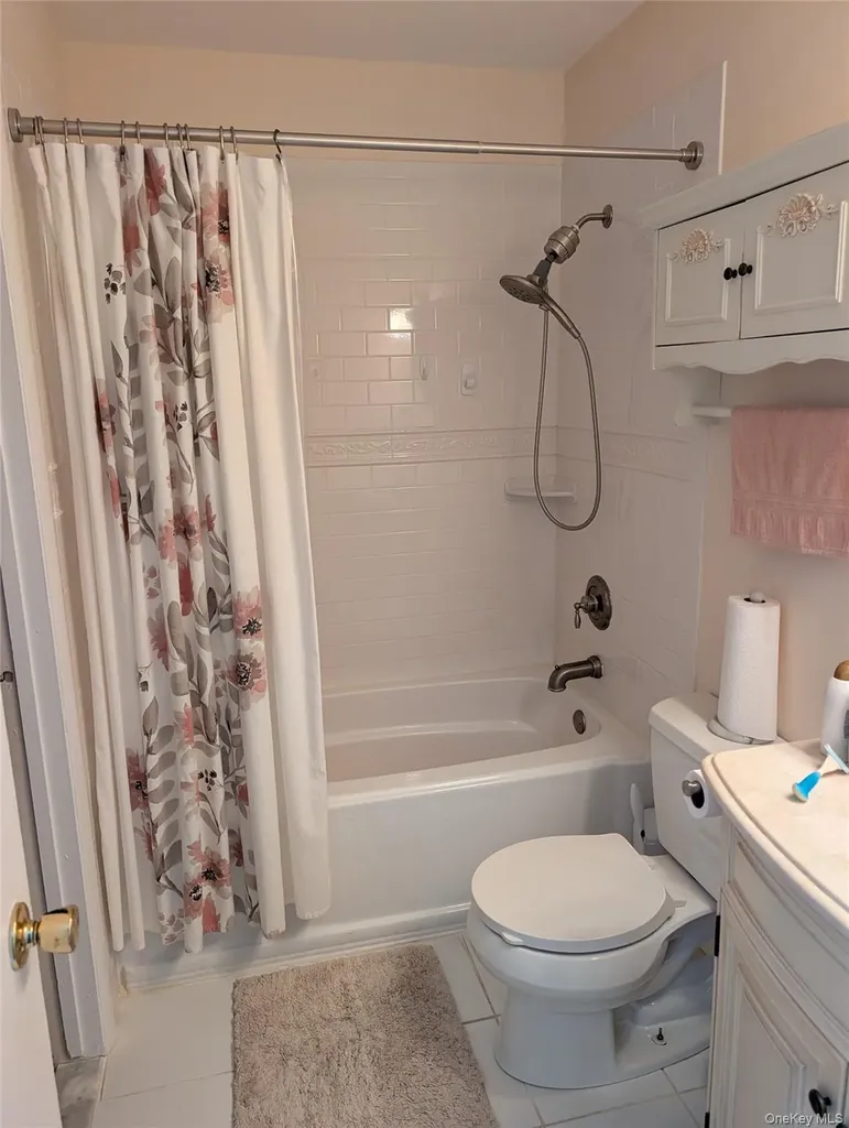 2820 Whispering Hills Chester NY 10918