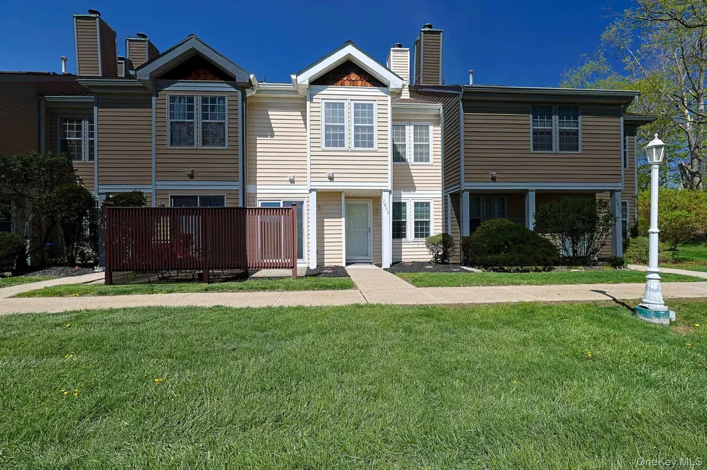2820 Whispering Hills Chester NY 10918