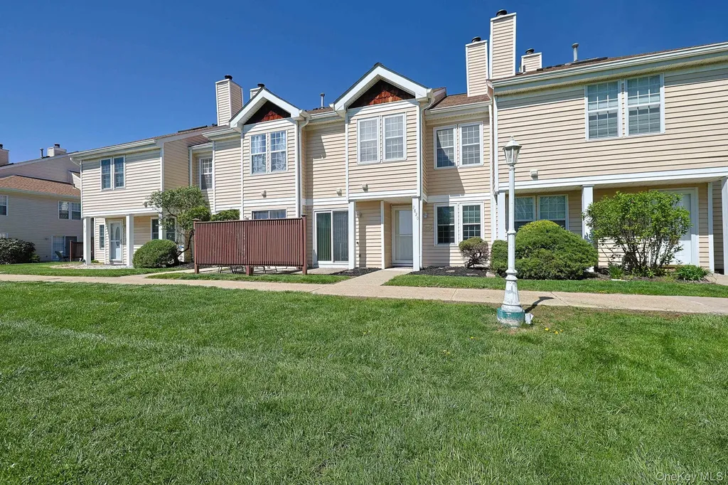 2820 Whispering Hills Chester NY 10918