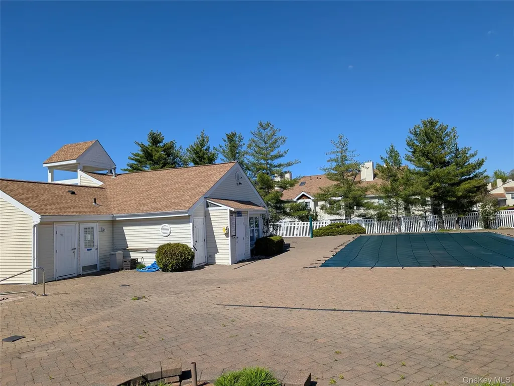 2820 Whispering Hills Chester NY 10918
