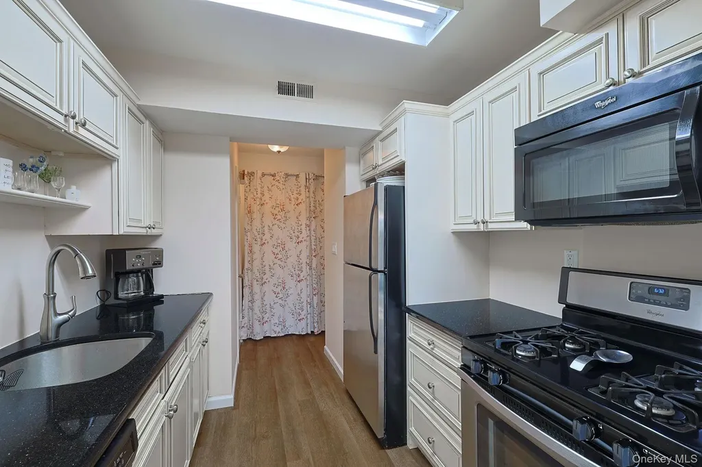 2820 Whispering Hills Chester NY 10918