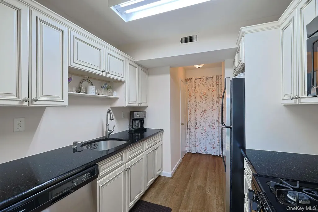 2820 Whispering Hills Chester NY 10918