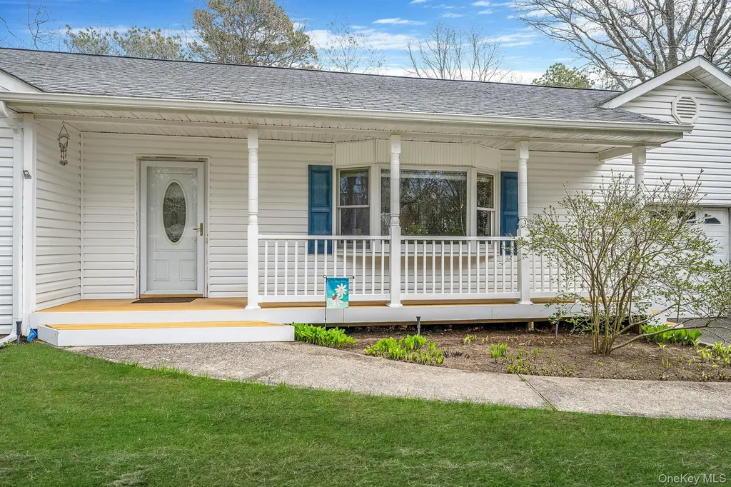 367 Hewlett Avenue East Patchogue NY 11772