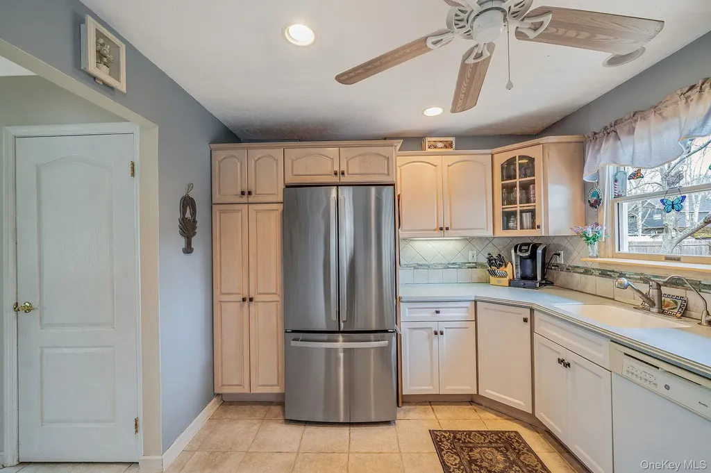 367 Hewlett Avenue East Patchogue NY 11772