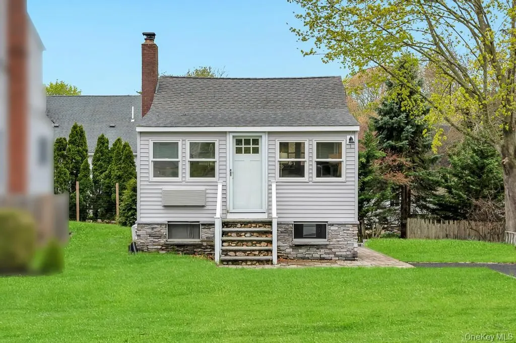 25 Cedar Road Wading River NY 11792