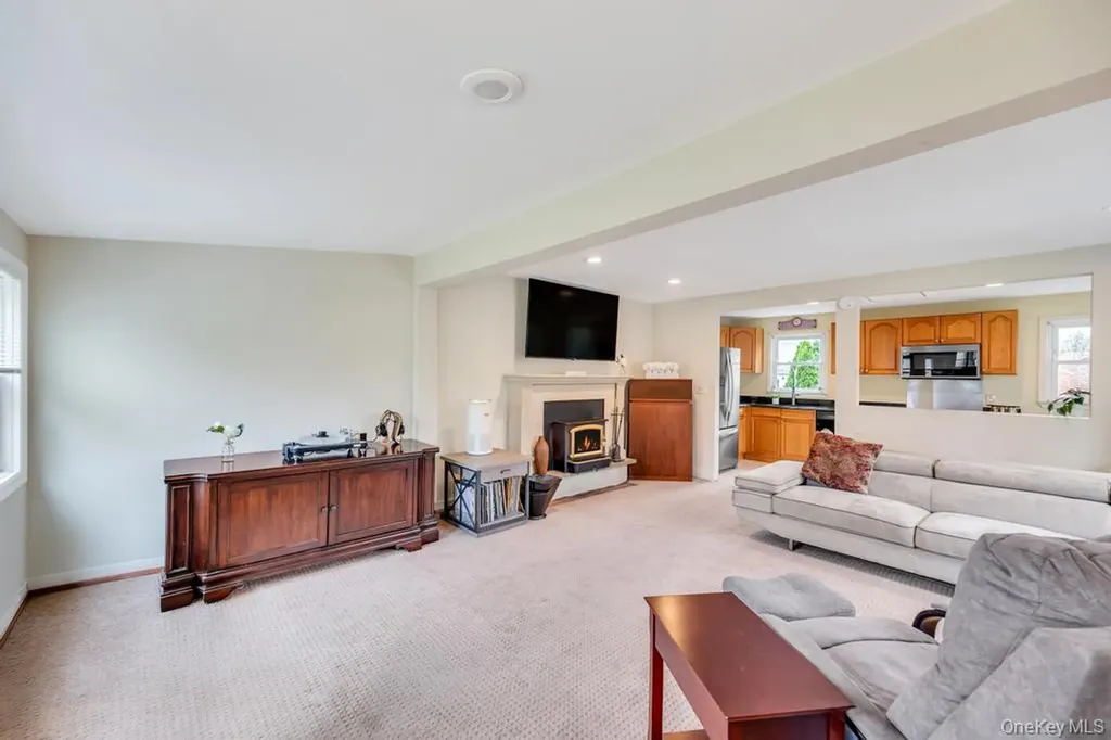 25 Cedar Road Wading River NY 11792
