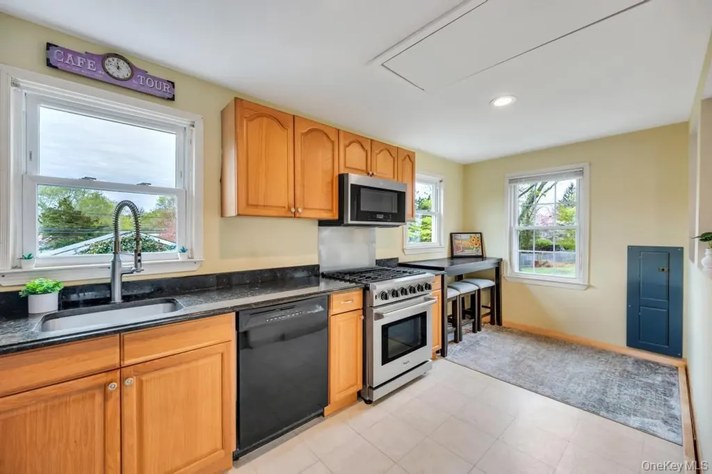 25 Cedar Road Wading River NY 11792