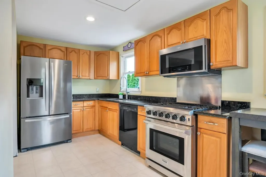 25 Cedar Road Wading River NY 11792