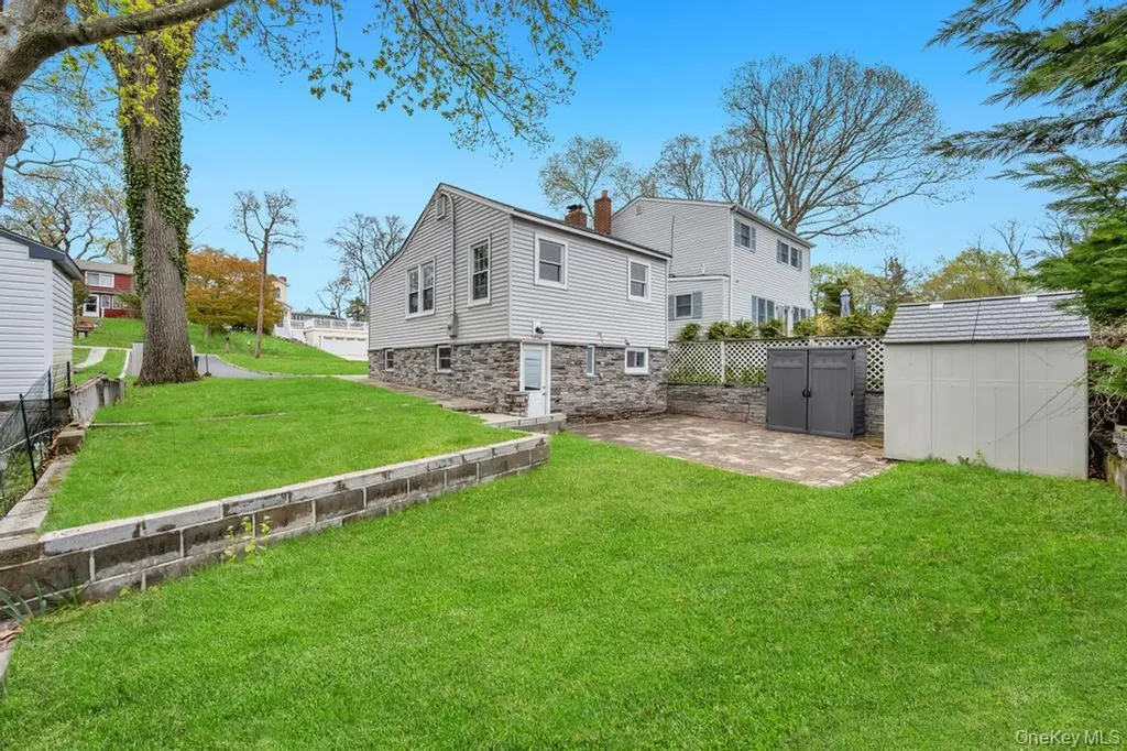 25 Cedar Road Wading River NY 11792