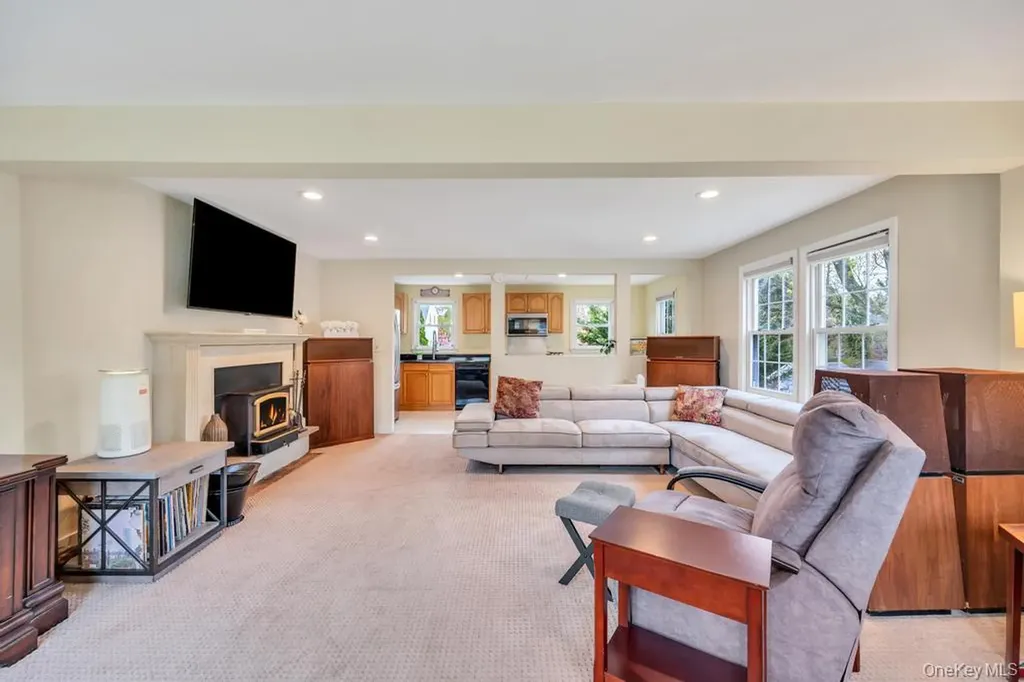 25 Cedar Road Wading River NY 11792