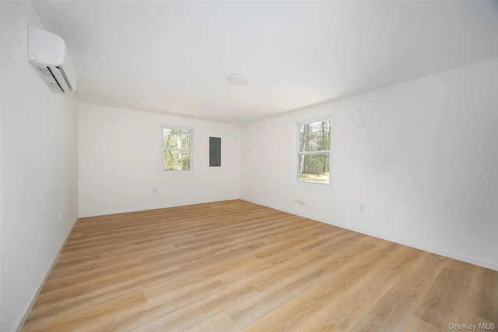 7 Eckelman Drive Hyde Park NY 12538
