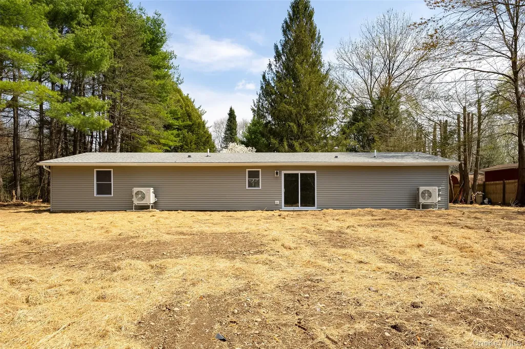 7 Eckelman Drive Hyde Park NY 12538