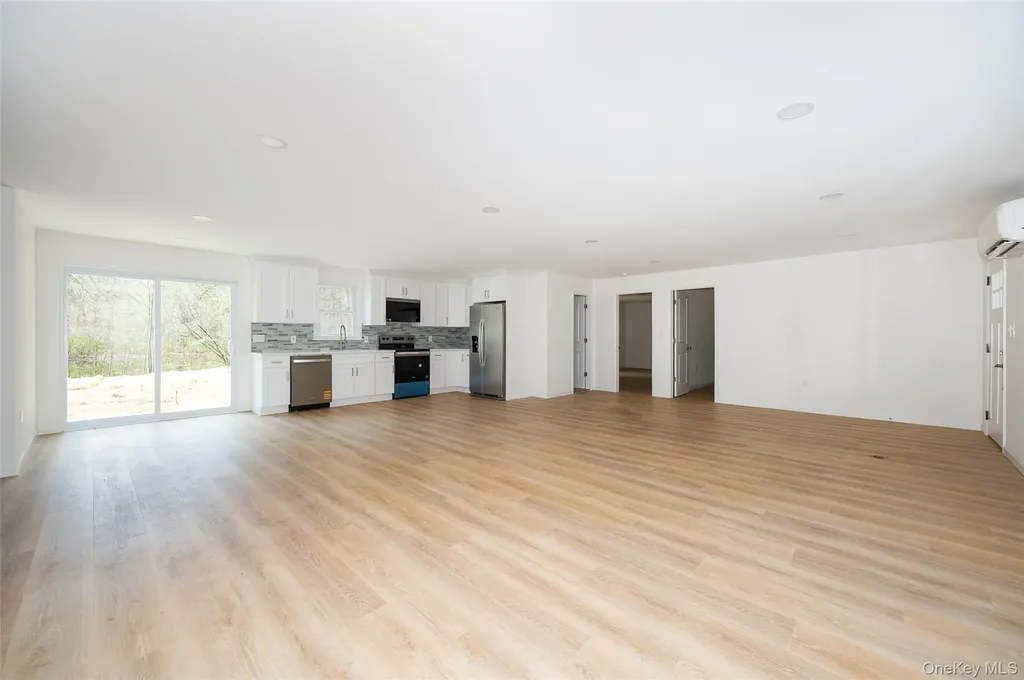7 Eckelman Drive Hyde Park NY 12538