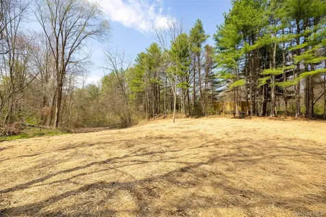 7 Eckelman Drive Hyde Park NY 12538