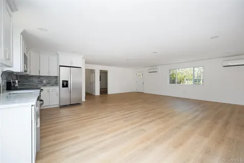 7 Eckelman Drive Hyde Park NY 12538